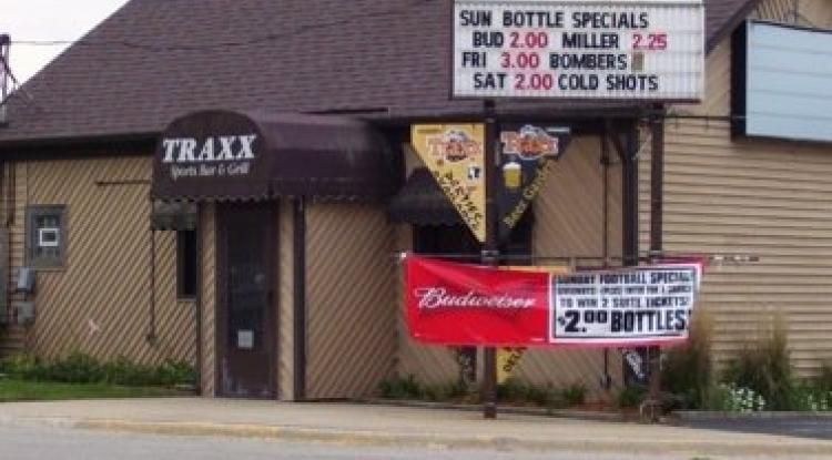 Traxx Sports Bar & Grill